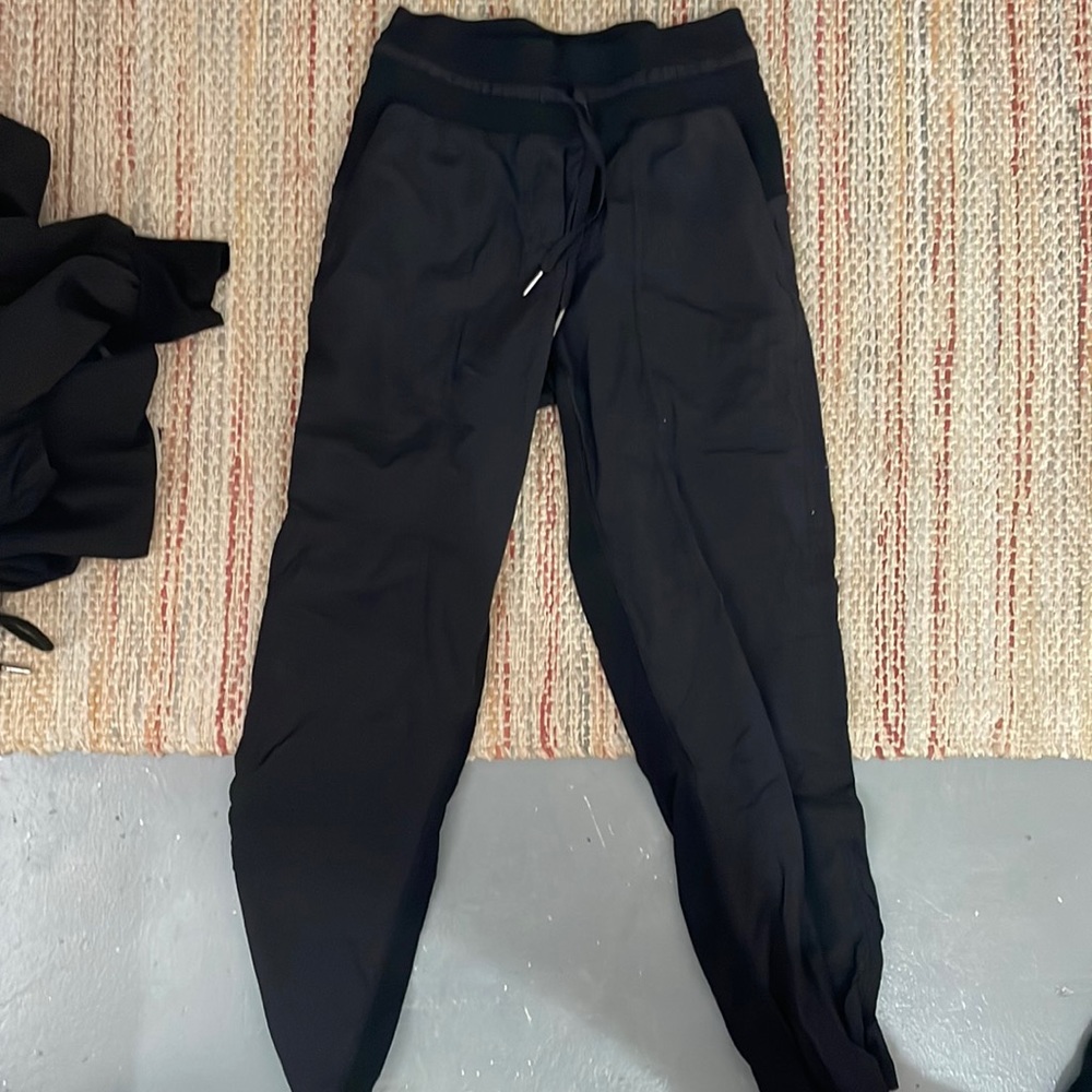 Lululemon Cropped Dance Studio Pants
